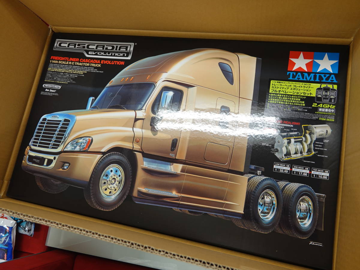タミヤ 1/14 RCビッグトラック フレイトライナー カスケイディア
