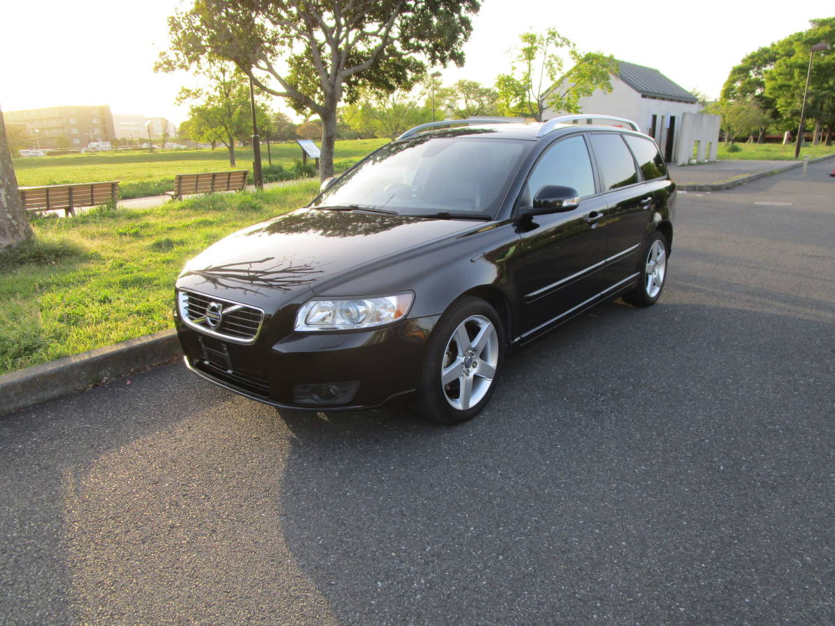 【大人気，高品質】 24年　最終モデル　V50 クラシック 【予備検付き】【実走行66.382km】 ★HID/HDDナビ/ガラスルーフ/17インチアルミ/美車！