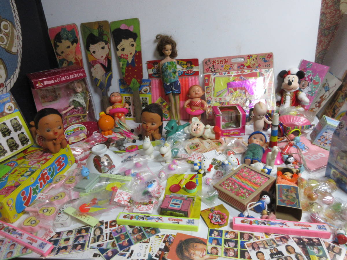 古ーい 駄菓子屋、駄玩具など 女の子 リカちゃん、マテル着せ替え人形、羽子板、フィギア、ソフビほか JAPAN W2