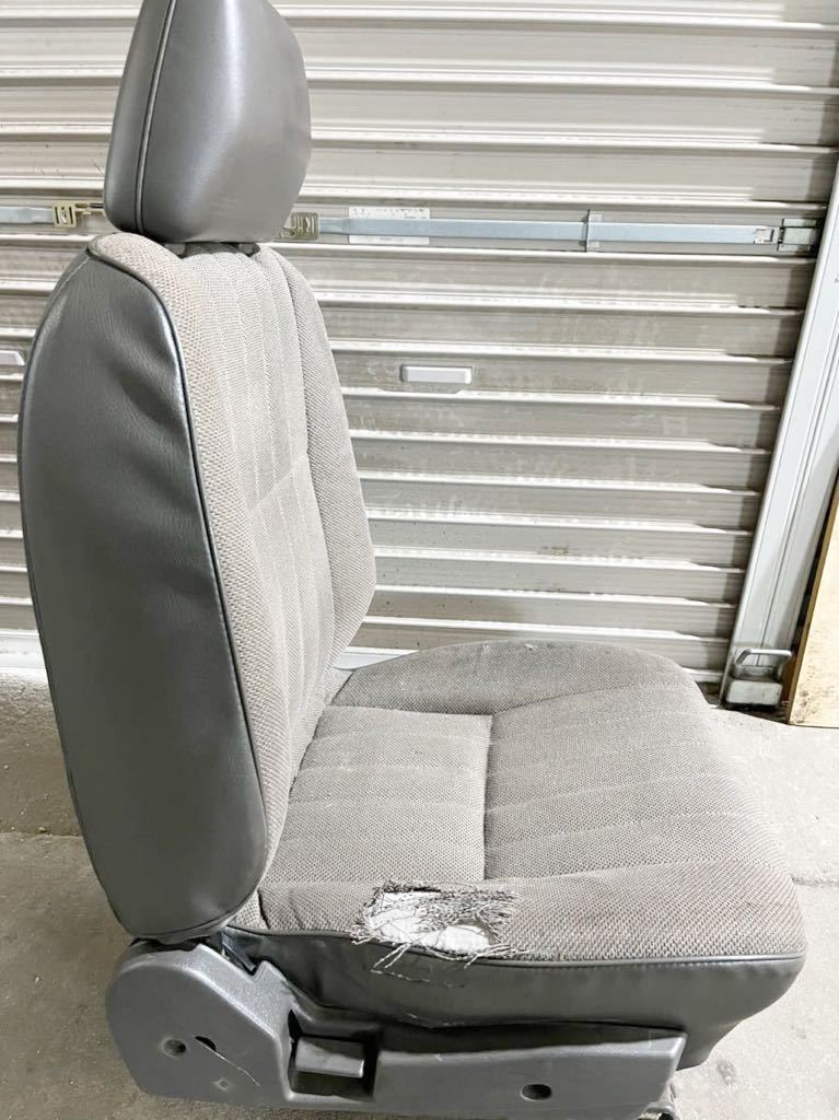 D21  ダットサントラック　テラノ　アームレスト　US純正 ダットサントラック D21 純正シート 運転席 ダットラ テラノ ジャンク