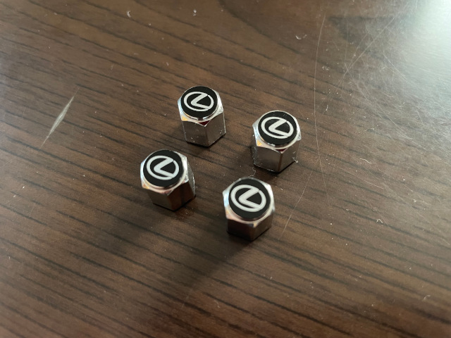 ★☆美品 LEXUS レクサス 純正 バルブキャップ（ロゴ入り） シルバー☆★