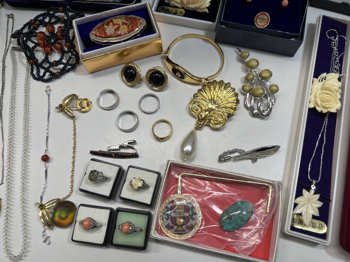 H0506○アクセサリーまとめ ネックレス 指輪 イヤリング ブローチ など