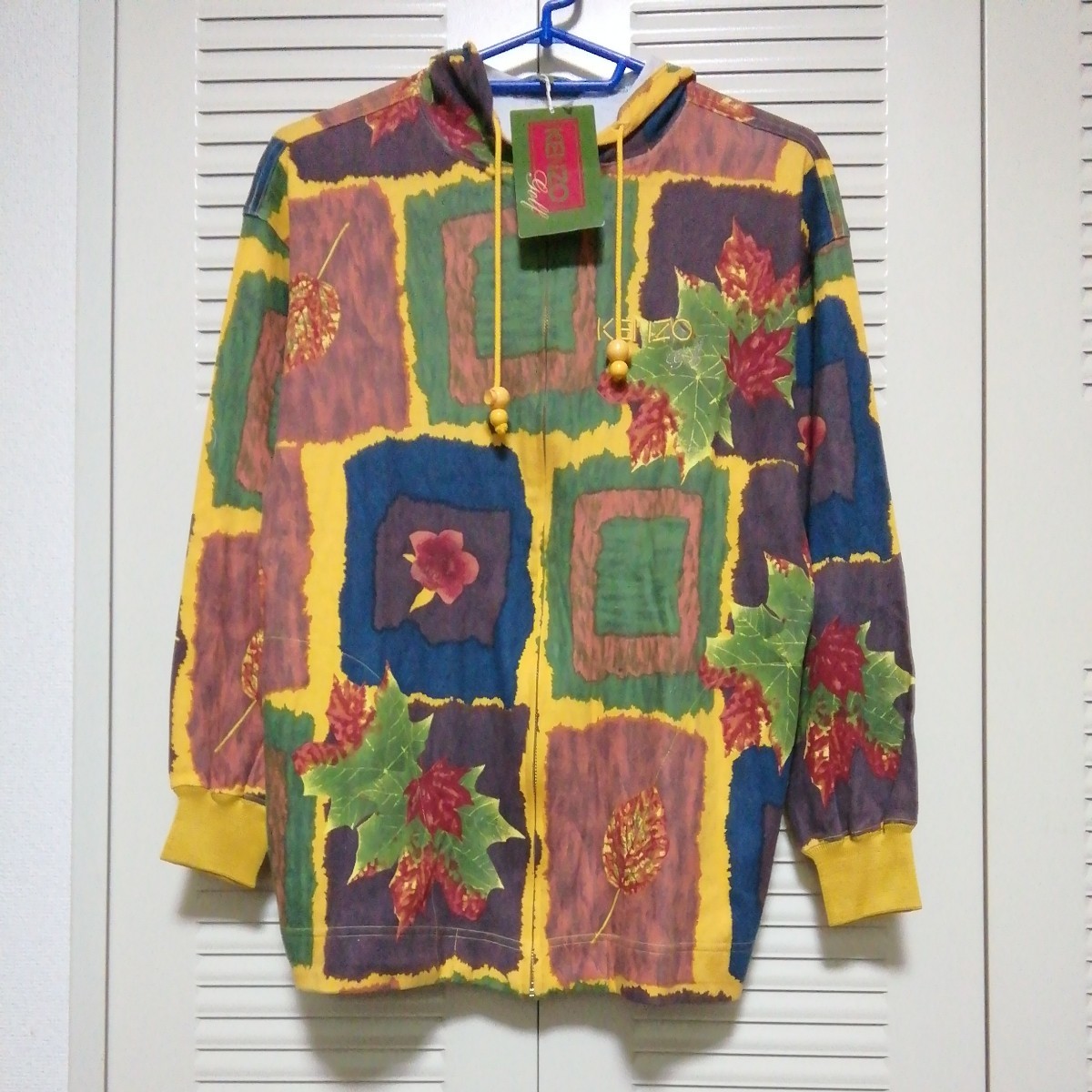 【古着】KENZO(ケンゾー)　パーカー　柄もの　サイズ　バスト79～87　身長152～160　タグ付き