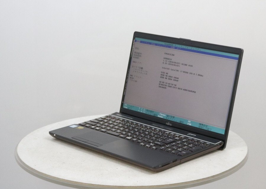 FUJITSU FMVA53C2B LIFEBOOK AH53⁄C2 Core i7 8550U 1.80GHz