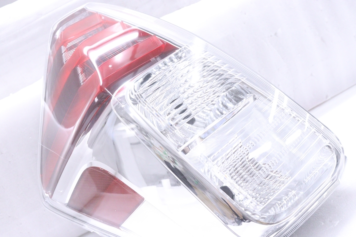 34-2289☆後期 LED ZVW40W プリウスα☆左テールライト STANLEY 47-69