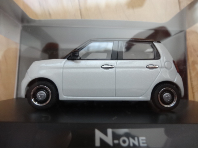 □□□ 非売品 HONDA純正 N－ONE カラーサンプル 白/黒