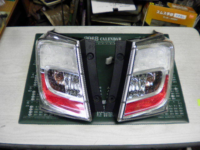 フリード GB3 テールランプ 左右