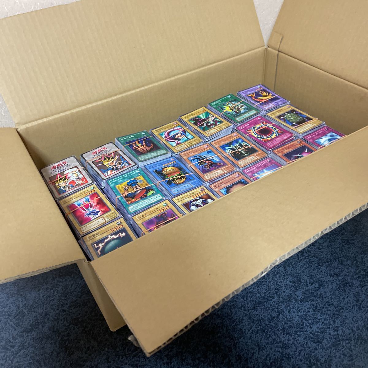 遊戯王 遊戯王カード 初期、2期カード含む 約4200枚 まとめて 引退品