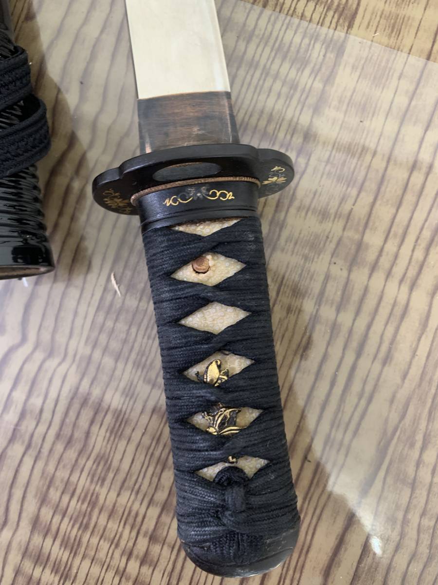 手包み銅牡丹剣純銅刻花百錬模様鋼 古兵器 武具 刀装具 日本刀 模造刀