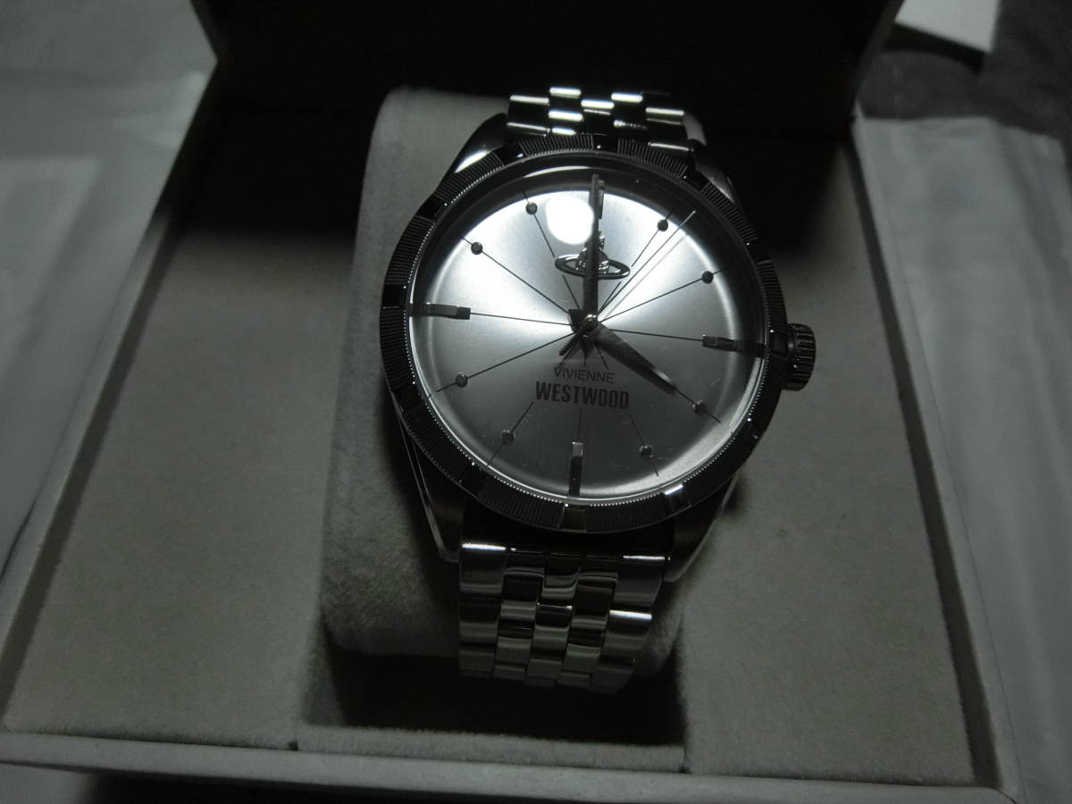 ヴィヴィアンウエストウッド　クウォーツ腕時計