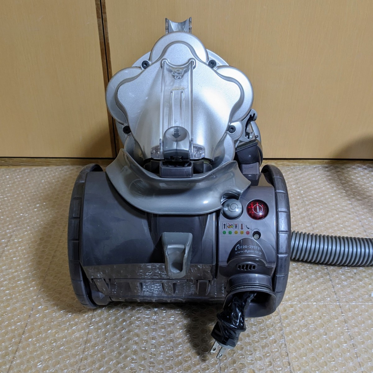 Dyson DC12 ダイソン サイクロン掃除機 通電動作確認済 汚れあり