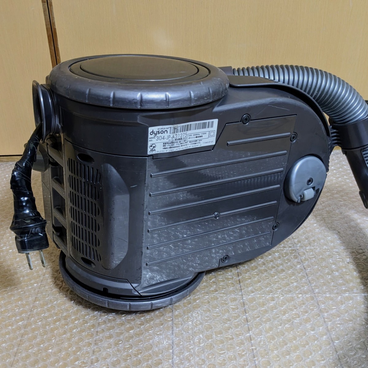 ダイソン DC12 サイクロン掃除機 コード有りタイプ │江別市のリサイクルショップドロップ Dyson DC12 ダイソン サイクロン掃除機 通電動作確認済 汚れあり