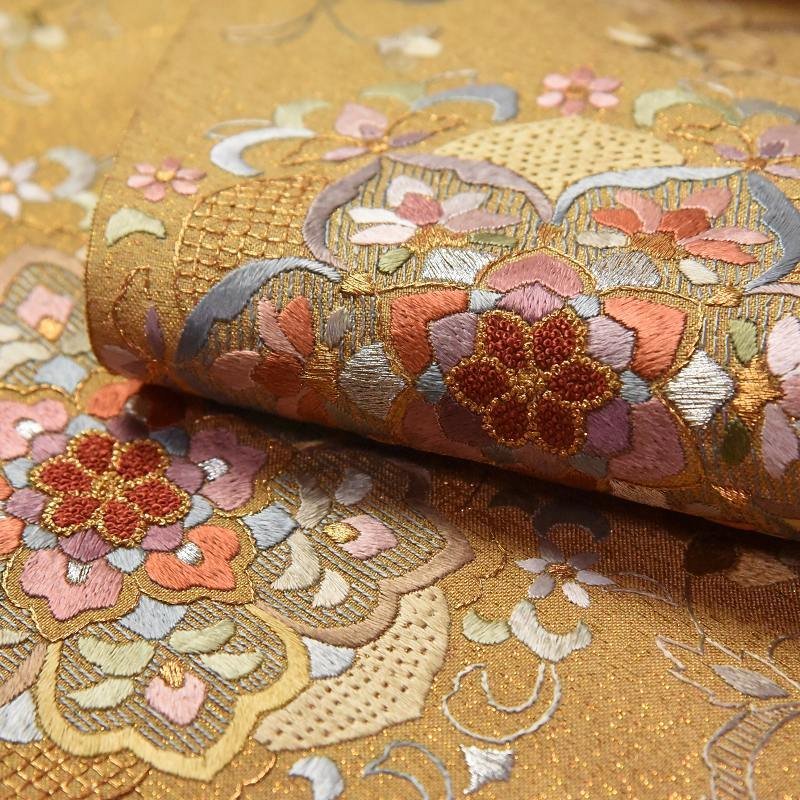ほりだし堂】 豪華！ 蘇州刺繍 丸巻き袋帯 華文 金糸織り込み 黄土色