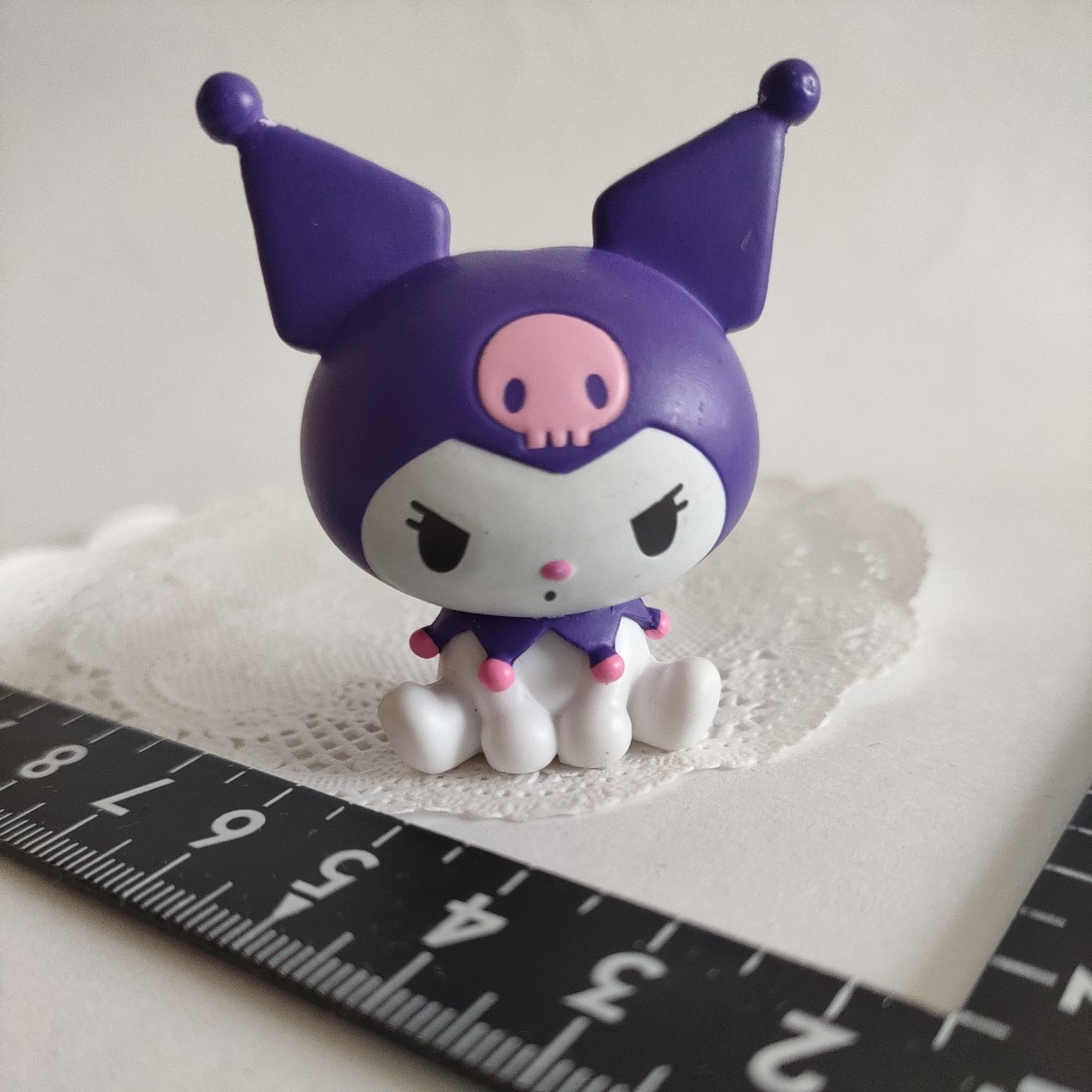 3r0515 サンリオ ミニチュア クロミ 紫 パープル 座るクロミちゃん 
