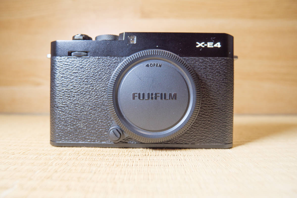 【新品同様】FUJIFILM X-E4 ブラック シャッター132枚 富士フイルム X-E4 ブラック ボディ フリマアプリ | X-E4を使い始めたので感想を書いてみるファースト