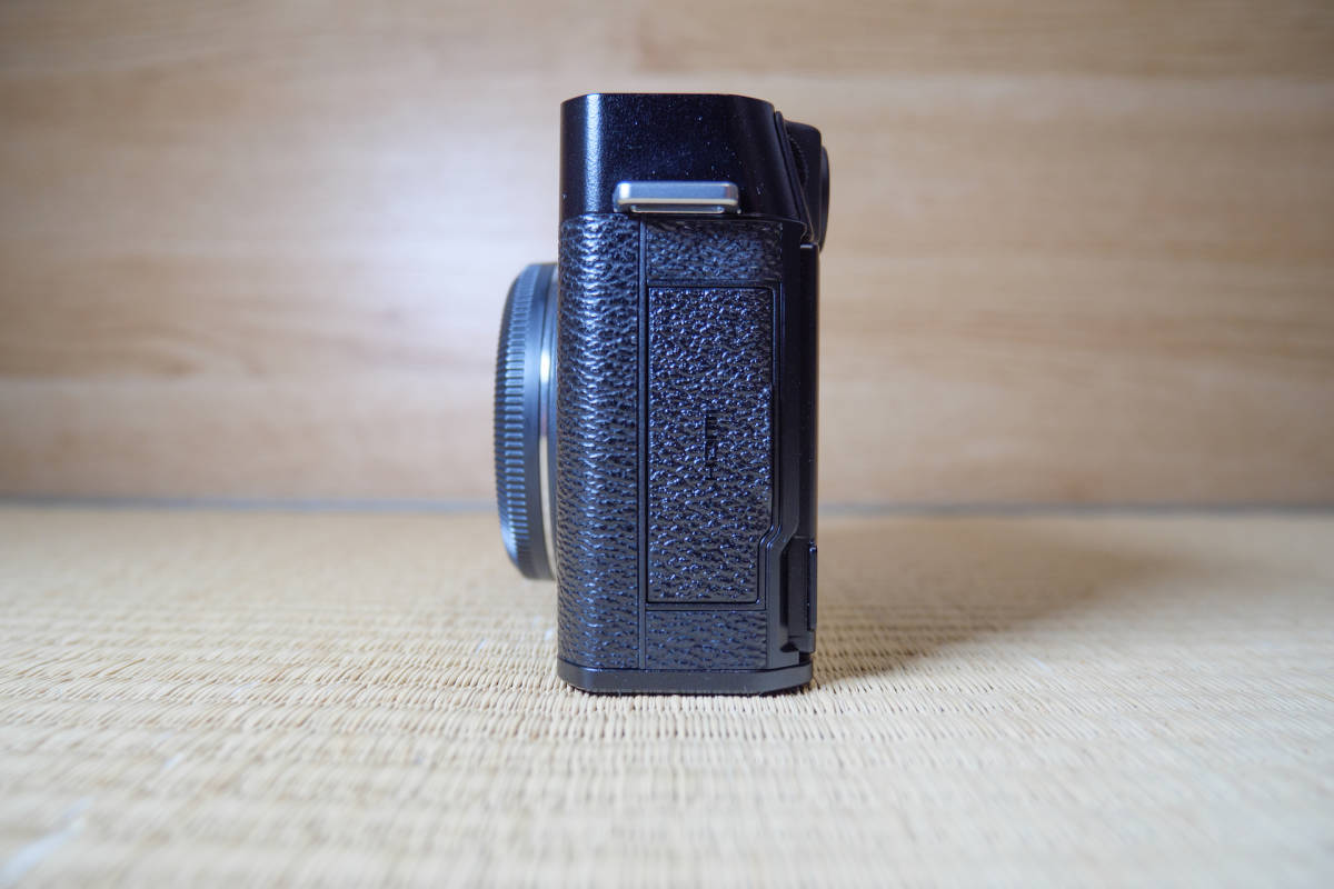 【新品同様】FUJIFILM X-E4 ブラック シャッター132枚 富士フイルム X-E4 ブラック ボディ フリマアプリ | X-E4を使い始めたので感想を書いてみるファースト