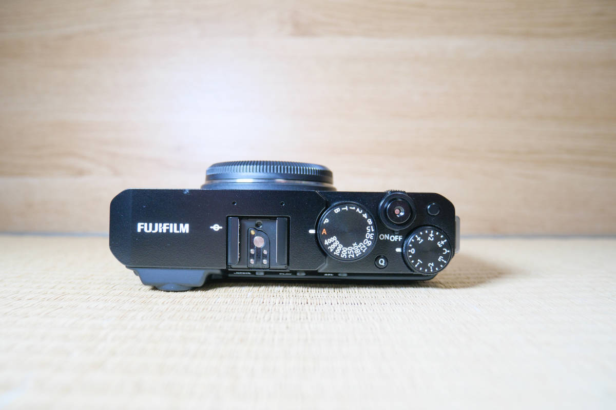 【新品同様】FUJIFILM X-E4 ブラック シャッター132枚 富士フイルム X-E4 ブラック ボディ フリマアプリ | X-E4を使い始めたので感想を書いてみるファースト