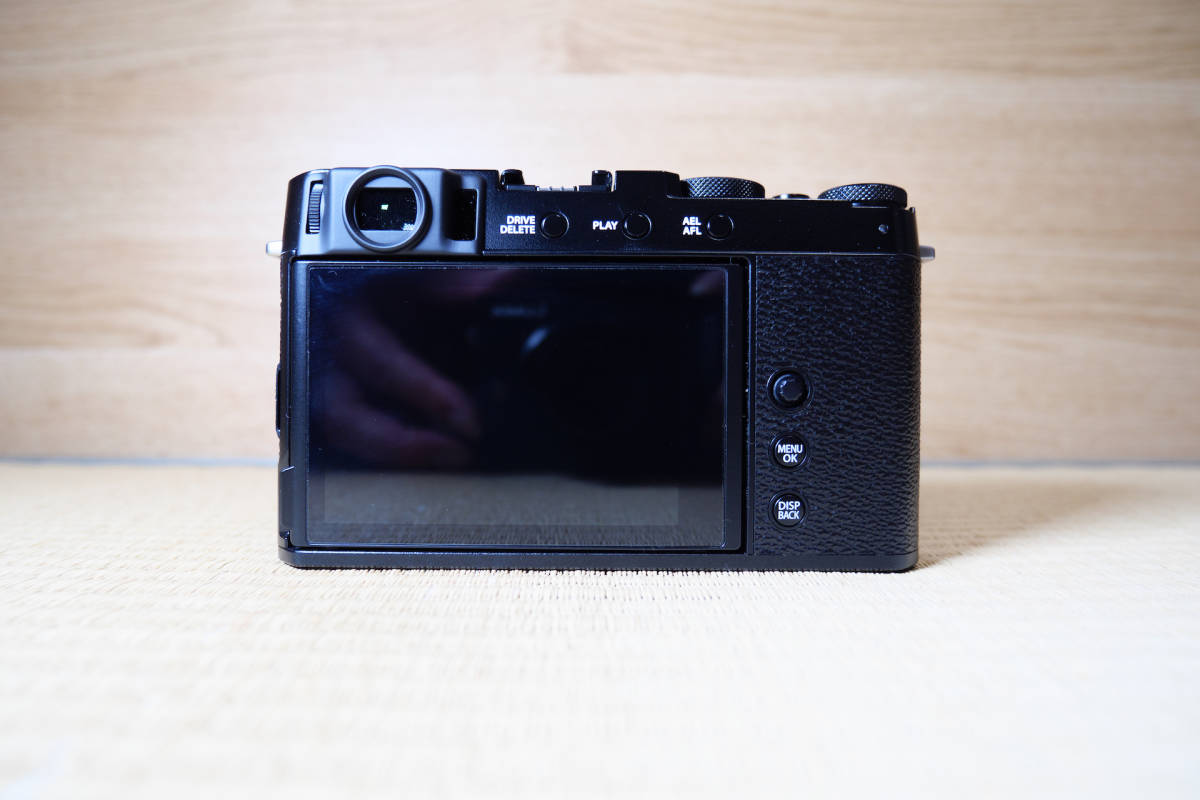 【新品同様】FUJIFILM X-E4 ブラック シャッター132枚 富士フイルム X-E4 ブラック ボディ フリマアプリ | X-E4を使い始めたので感想を書いてみるファースト