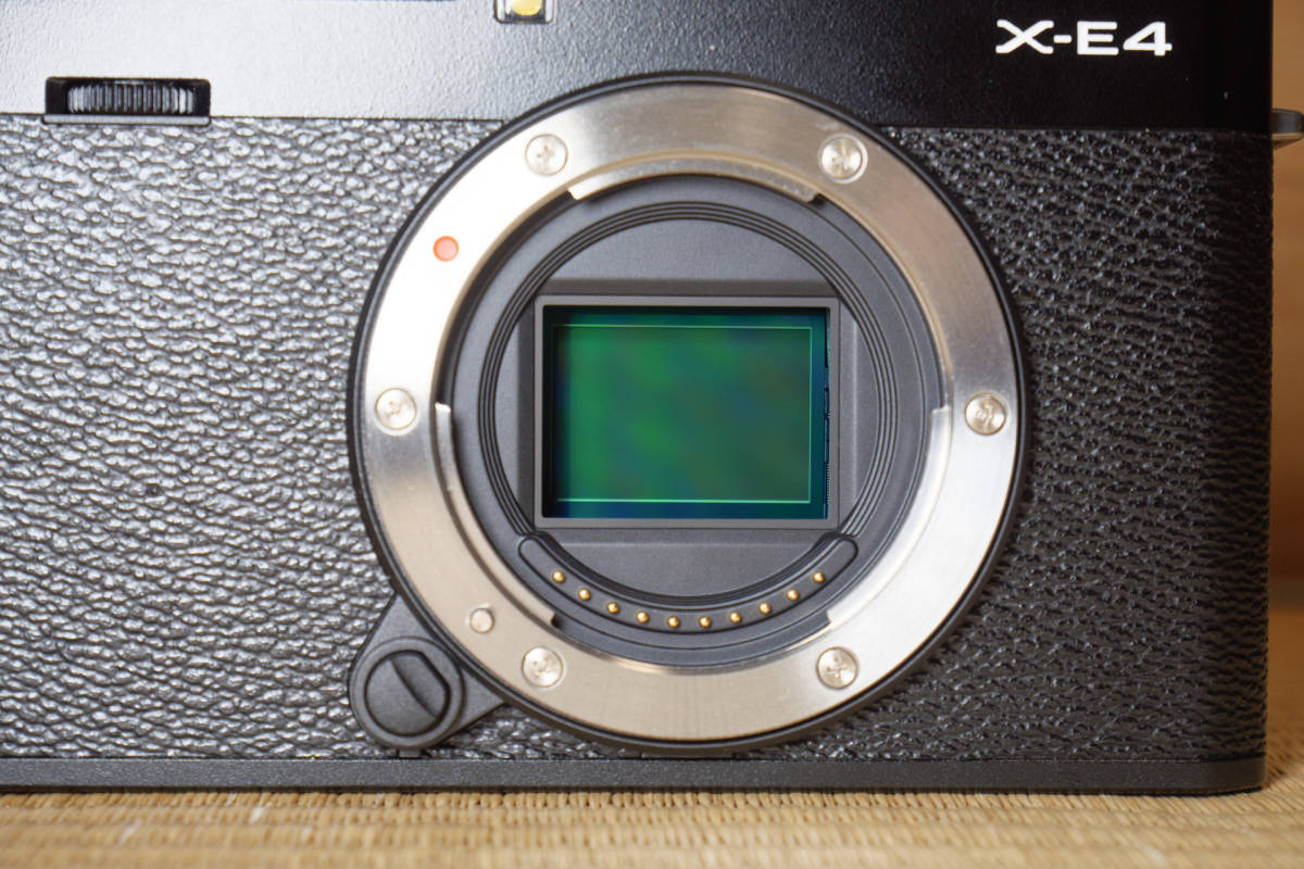 【新品同様】FUJIFILM X-E4 ブラック シャッター132枚 富士フイルム X-E4 ブラック ボディ フリマアプリ | X-E4を使い始めたので感想を書いてみるファースト