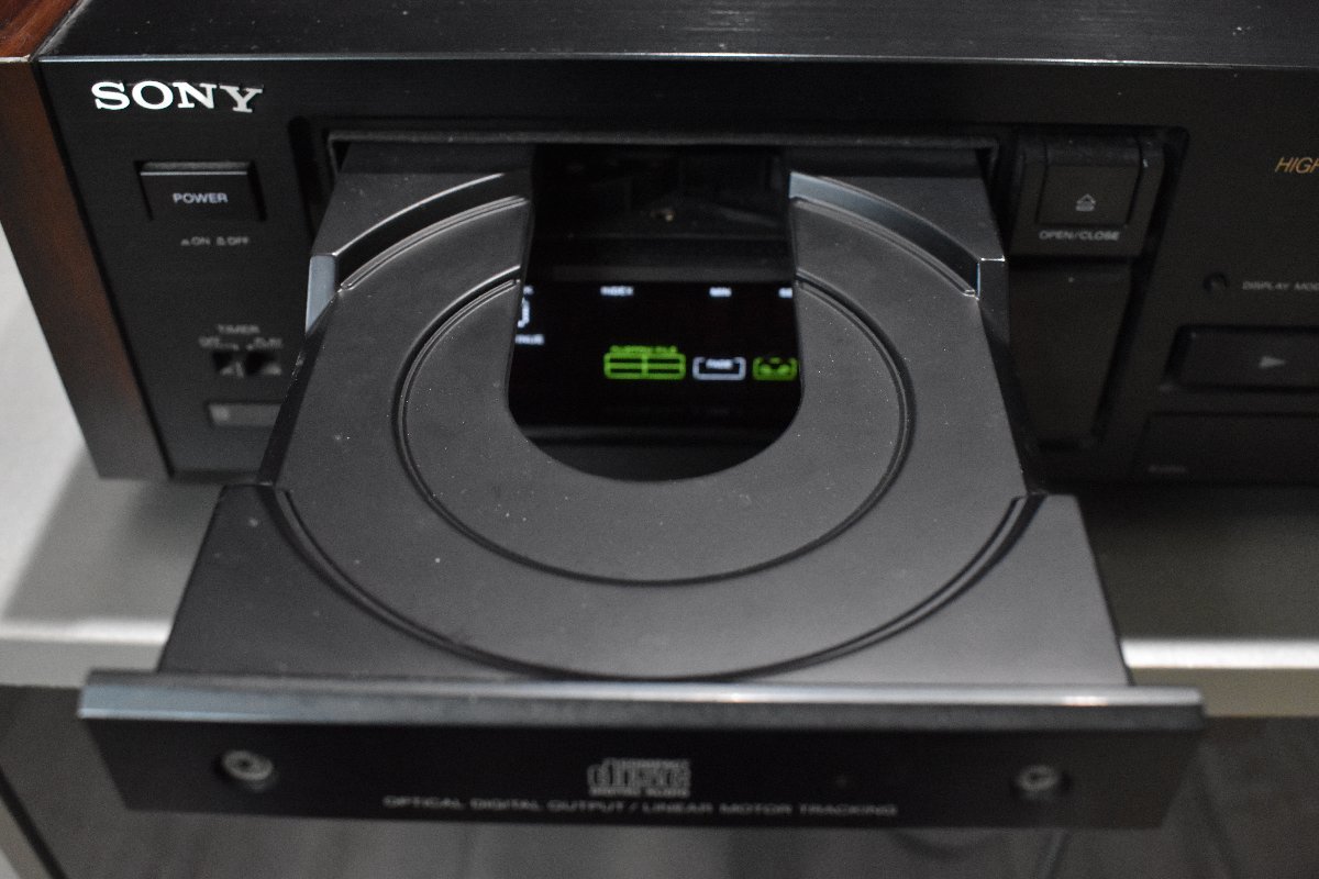 SONY CDP-X55ES CDP-X55ESの仕様 純正専用リモコン付き 古いハードに囲まれ