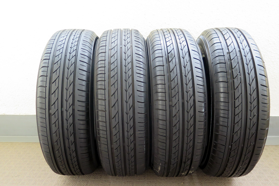 走行距離 約3000km】22年製 185/65R15 88S ヨコハマ BLUEARTH E50C 4本