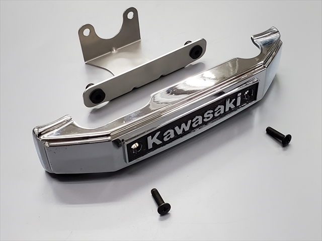 9322■ゼファー400／χ／750　メッキフロントエンブレム（取付ステイ付き）