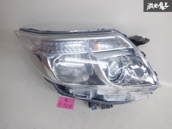 △売り切り トヨタ 純正 ZRR80W ZRR85W ノア エスクァイア 前期 LED