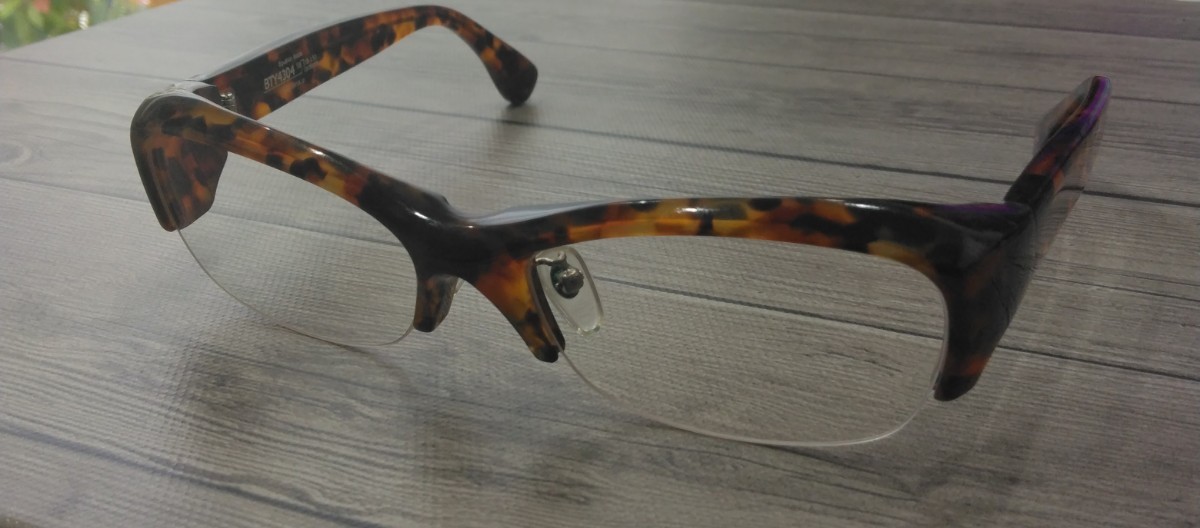 値下げ QBRICK 調光レンズ 度無し メガネ 眼鏡