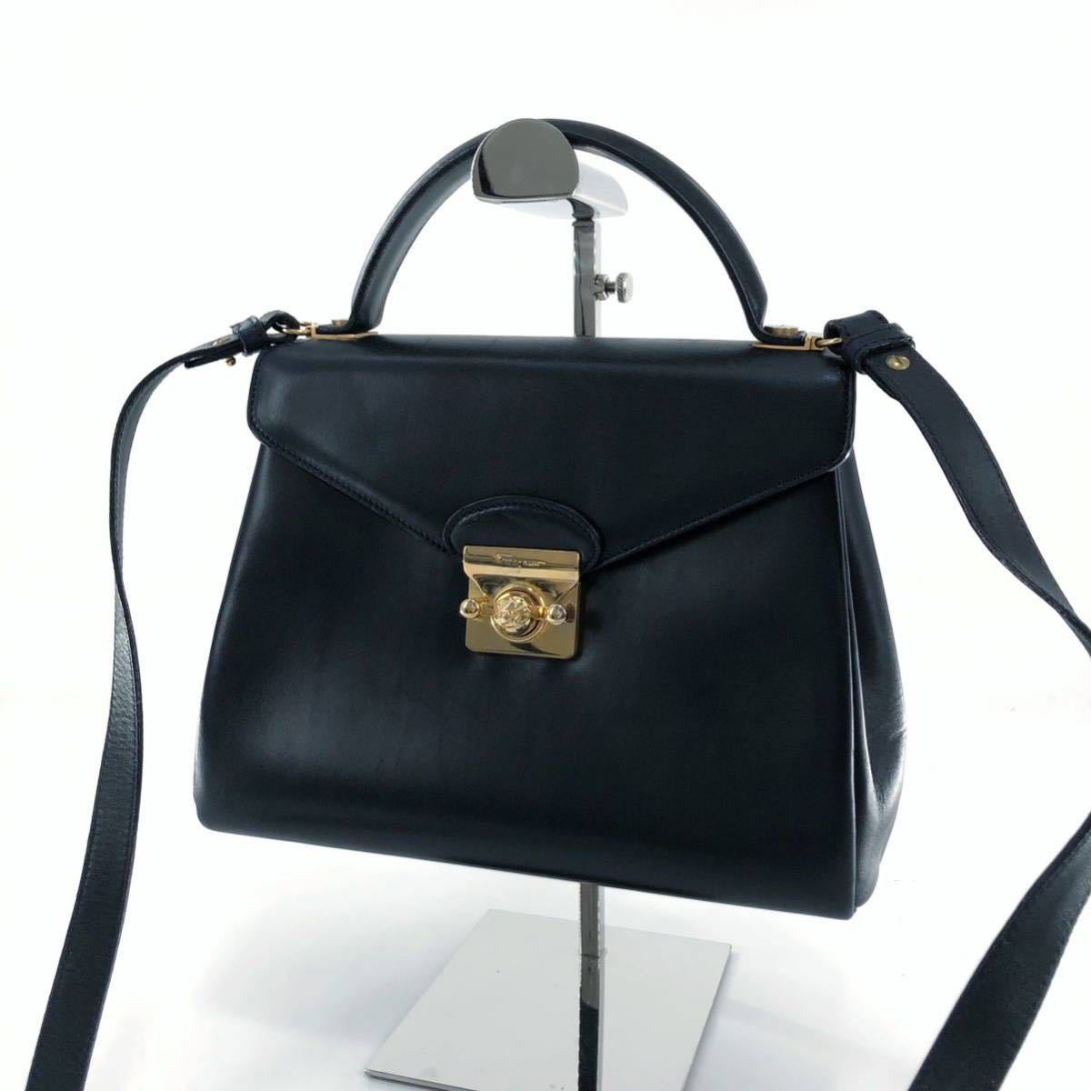 バッグ 美品 サルヴァトーレフェラガモ ヴァラ ハンドバッグ