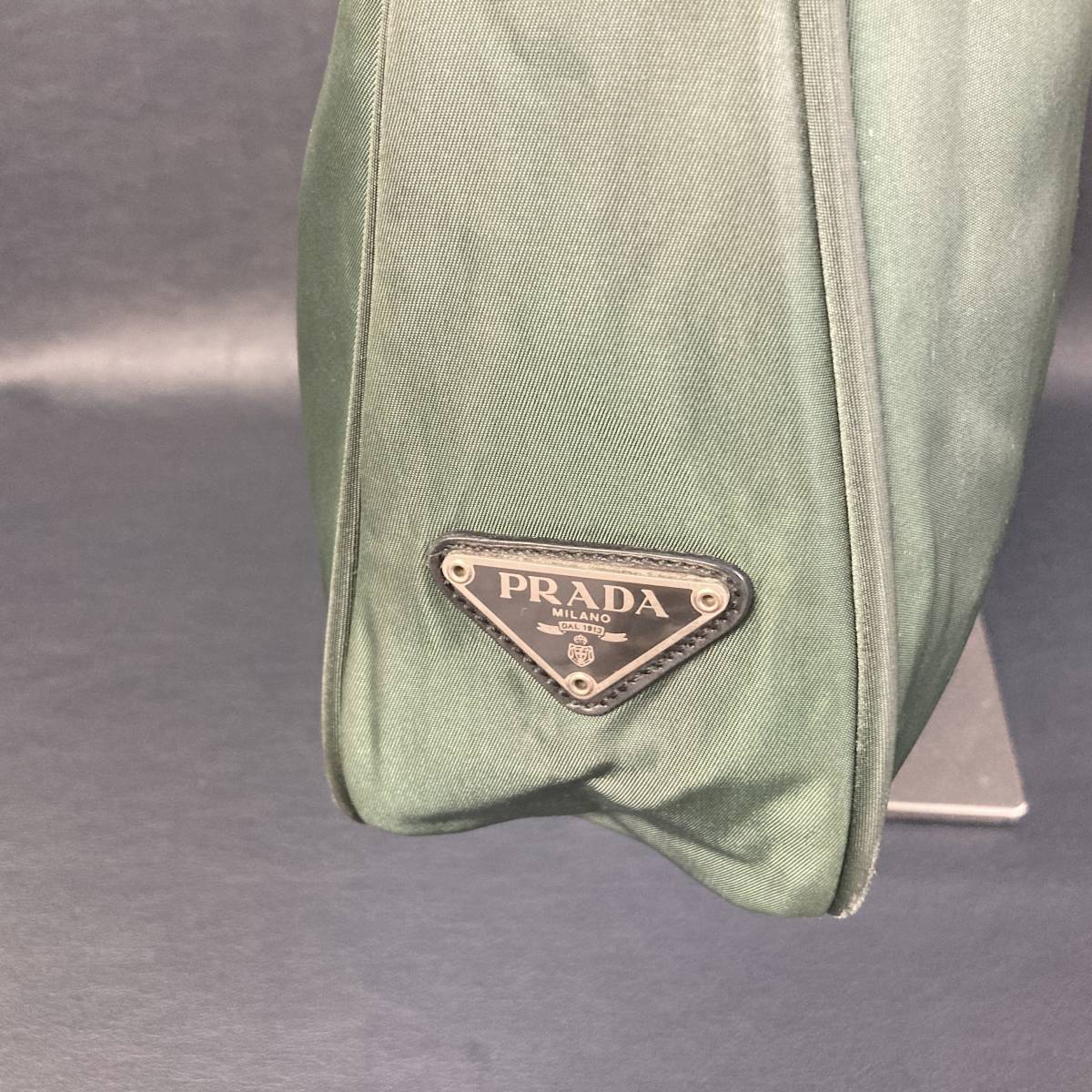 B0CQ0209☆PRADA プラダ ショルダーバッグ ナイロン 肩掛け 軽量 モス 