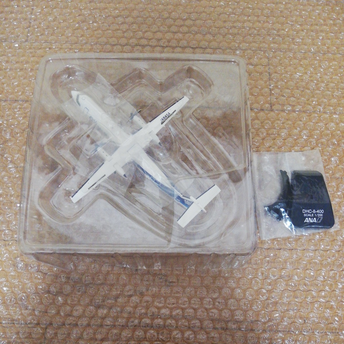 全日空商事 ANA DHC-8-400 航空機 模型 1:200 ボンバルディア プロペラ