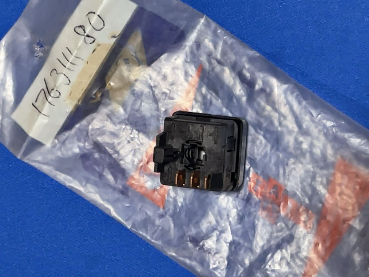 ランチアデルタインテグラーレ: リアワイパースイッチ_2