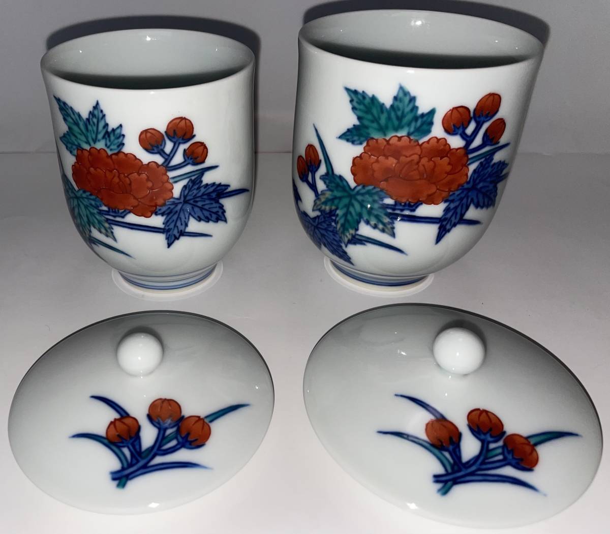 十二代 今泉今右衛門 錦芙蓉絵組湯呑 （夫婦 2客）共箱／栞 十二代 今泉今右衛門 錦芙蓉絵組湯呑 （夫婦 2客）共