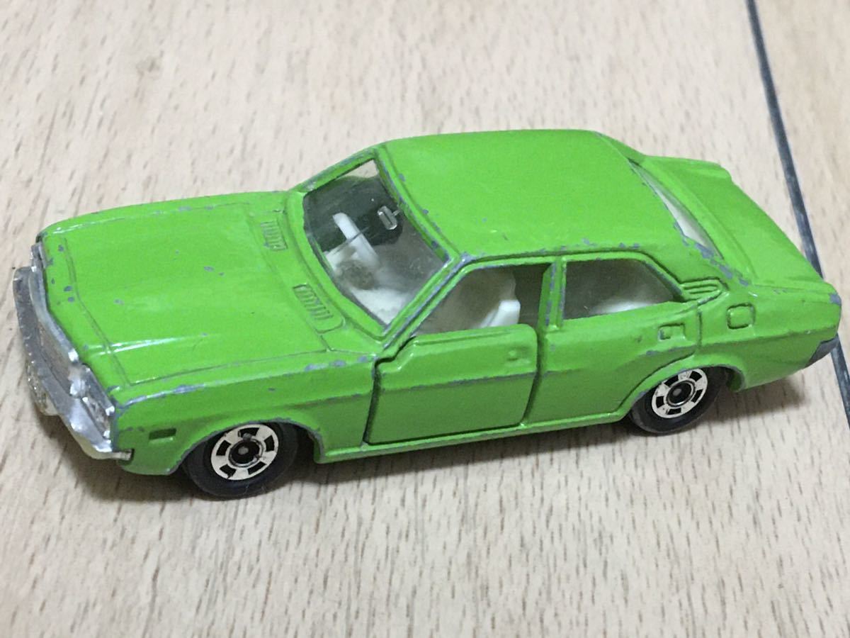 トミカ 日本製 No.99 マツダ ルーチェ AP カスタム GRII 1976年 黄緑色