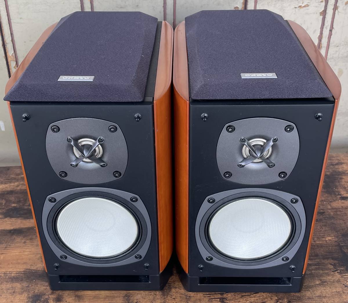 ONKYO オンキョー A-OMFモノコック 2ウェイ・2スピーカー バスレフ方式 