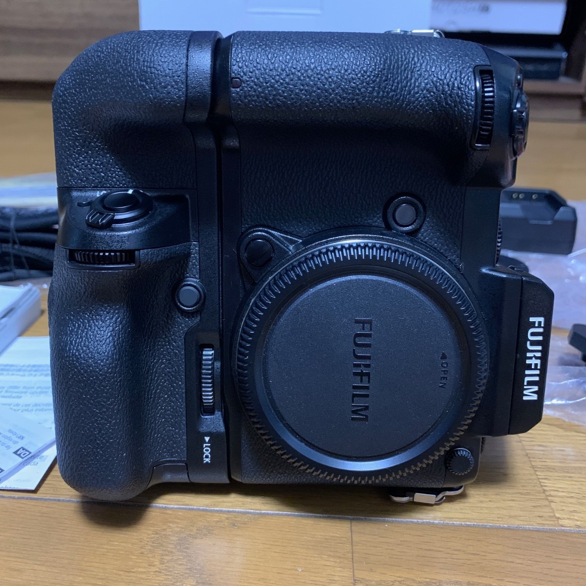 FUJIFILM GFX50S 美品 VG-GFX1 バッテリーグリップ 純正バッテリー 