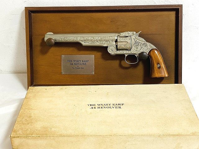 ◎フランクリン ミント リボルバー 壁掛け THE WYATT EARP .44
