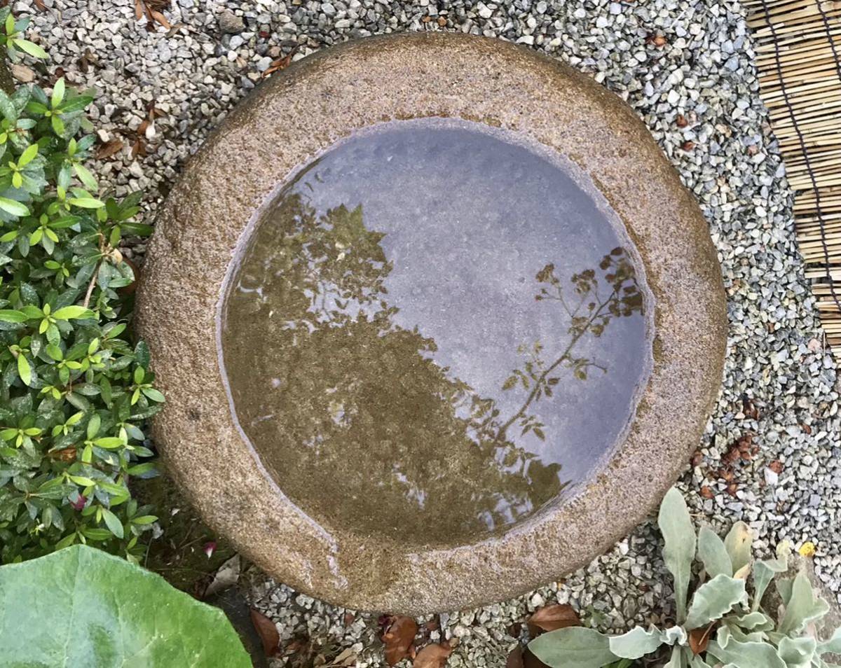 古民具古美術雑貨オーナメント造園茶庭坪庭屋上【蹲・天然石手水鉢石鉢