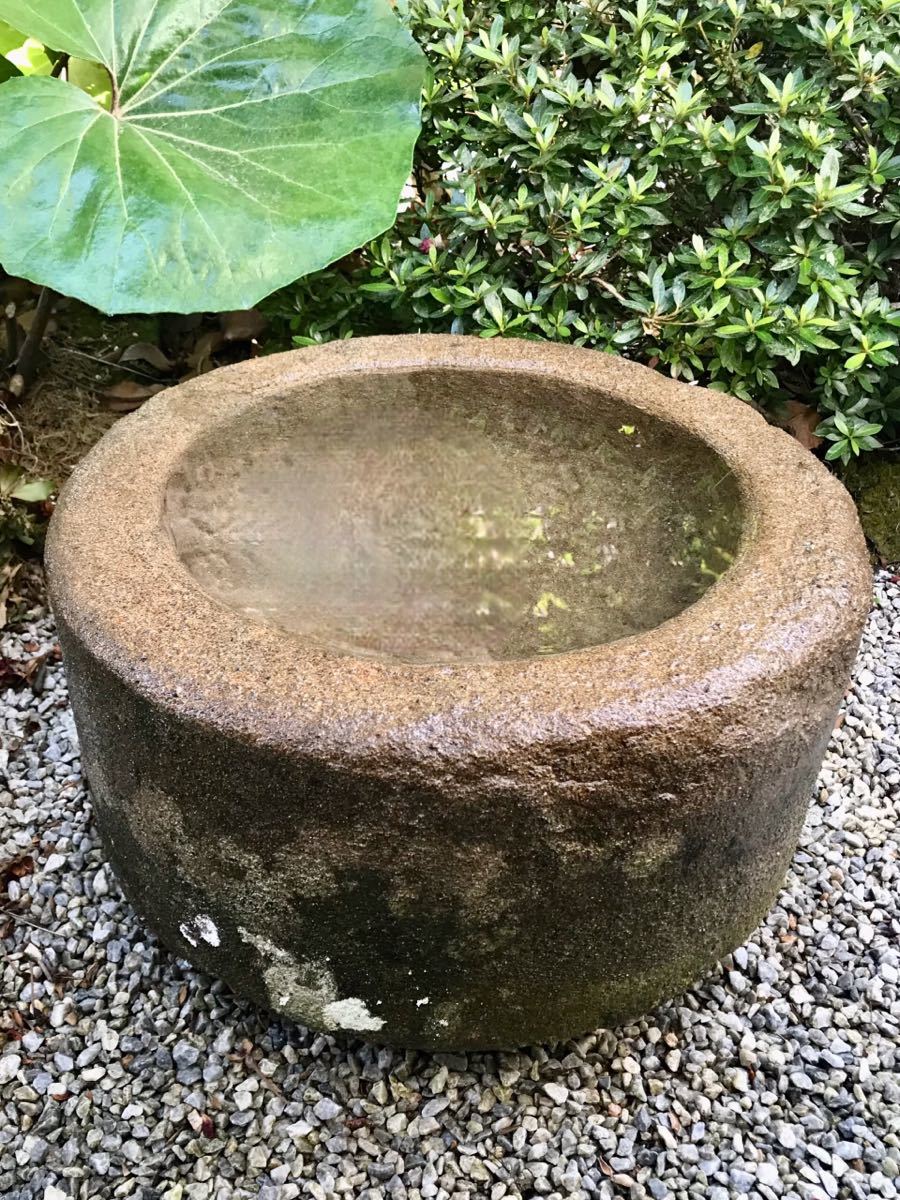 古民具古美術雑貨オーナメント造園茶庭坪庭屋上【蹲・天然石手水鉢石鉢