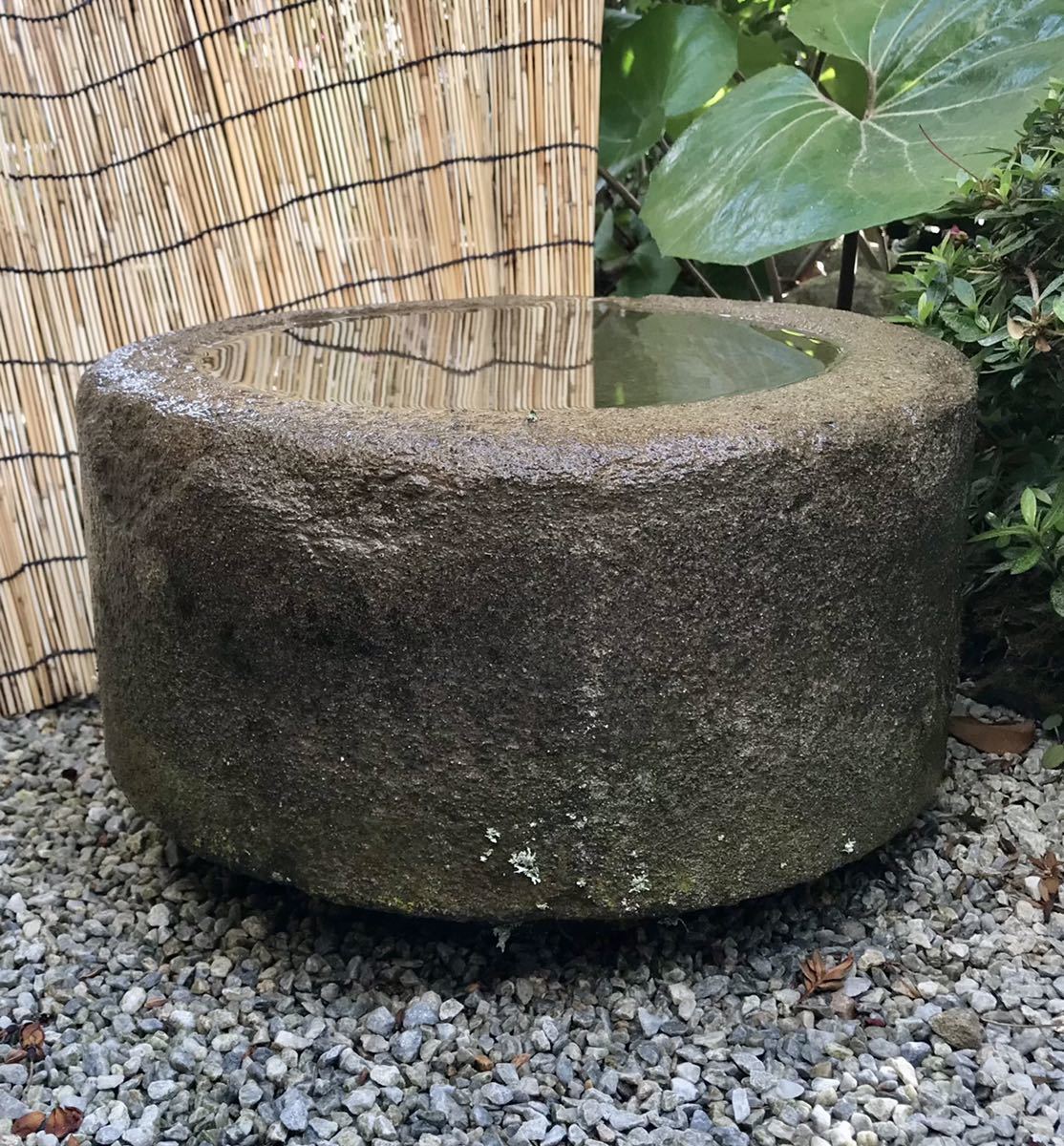 古民具古美術雑貨オーナメント造園茶庭坪庭屋上【蹲・天然石手水鉢石鉢