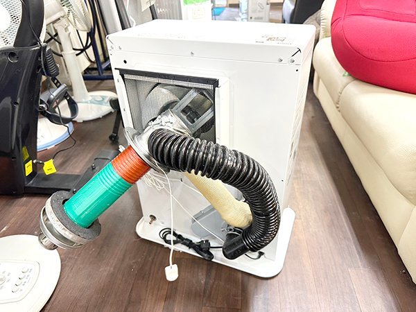トヨトミ FR-V3602 FF式石油ストーブ 給排気筒 付2021年製 トヨトミ FR