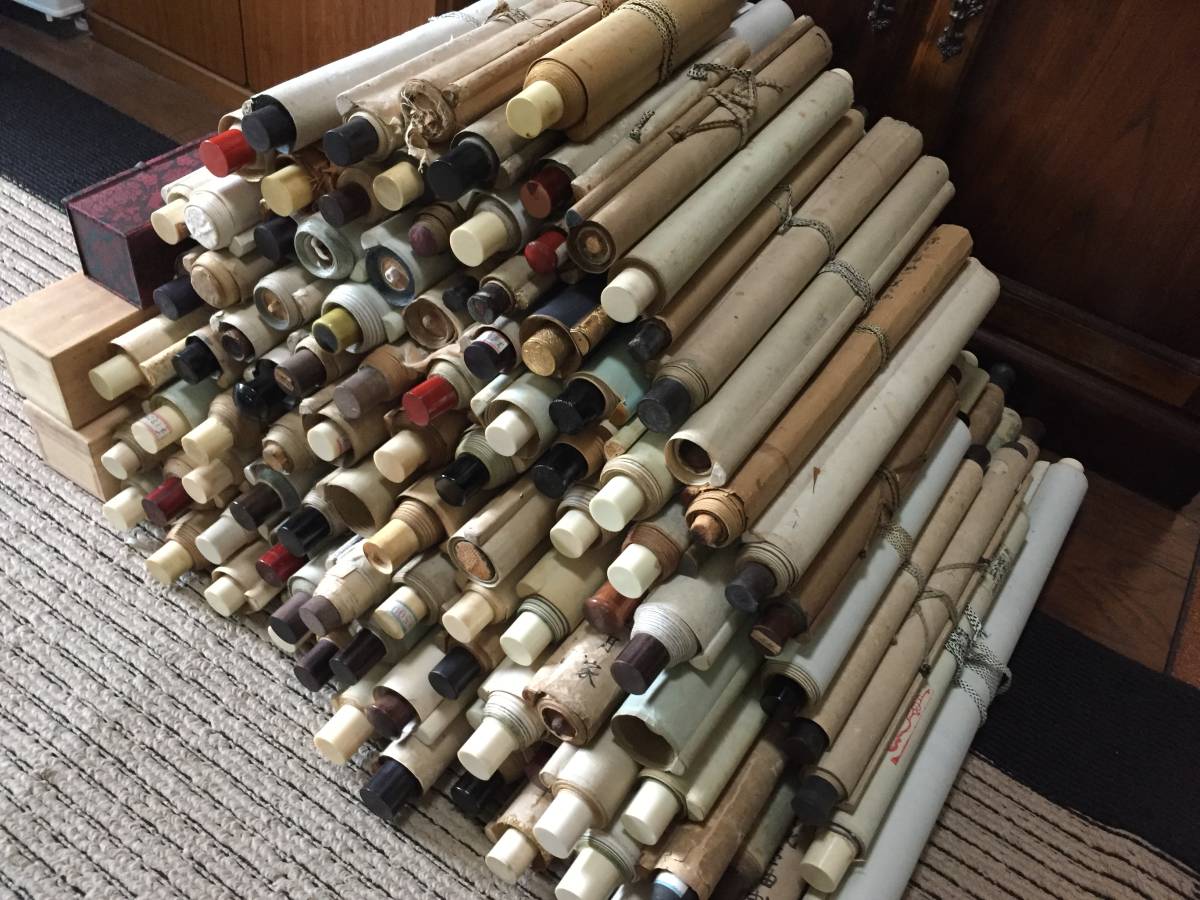 古い掛軸～まとめて100本以上一括 紙本 絹本 古画 古書 肉筆 工芸 日本