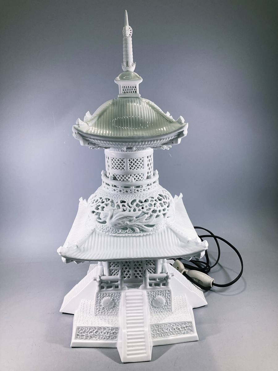 伝統工芸 三川内焼 無形文化財 十四代玉泉作 白磁透かし彫り