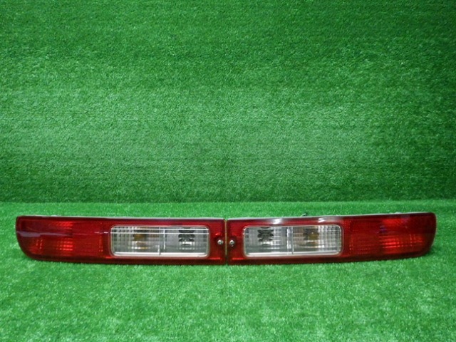 ダイハツ S330V S331V ハイゼット テールレンズ左右 220-51771 230620054