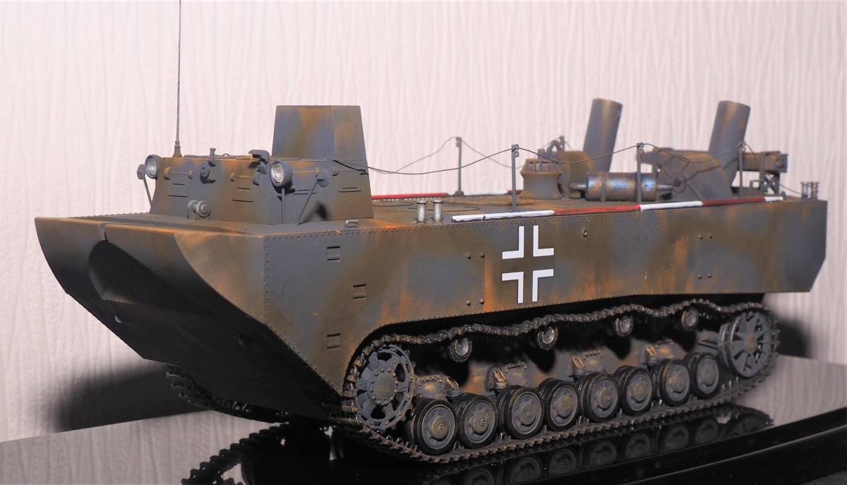 爆買い，100%新品 １／３５ ホビーボスー ドイツ ラントワッサシュッレパー ＬＷＳ 軽装甲型水陸両用トラクター Ⅱプロトタイプ 塗装済み完成品(完成品)｜売買されたオークション情報、yahooの商品情報をア 完成品