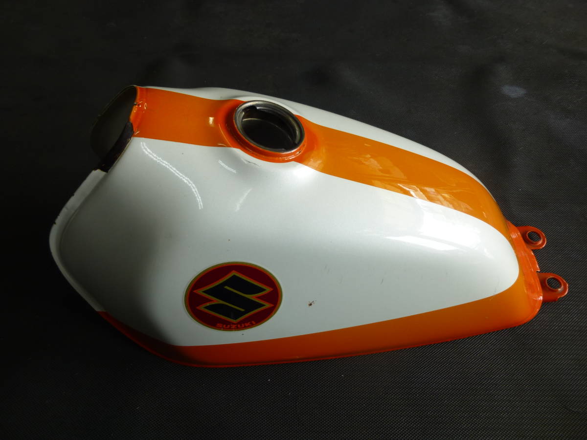 スズキグラストラッカービックボーイ純正タンクNJ47Aオレンジ色