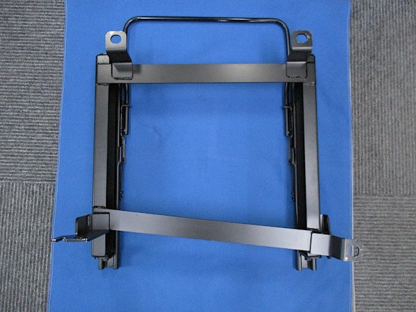 アバルト595 フィアット500 シートレール 右側 カワイ製作所 IM068R 