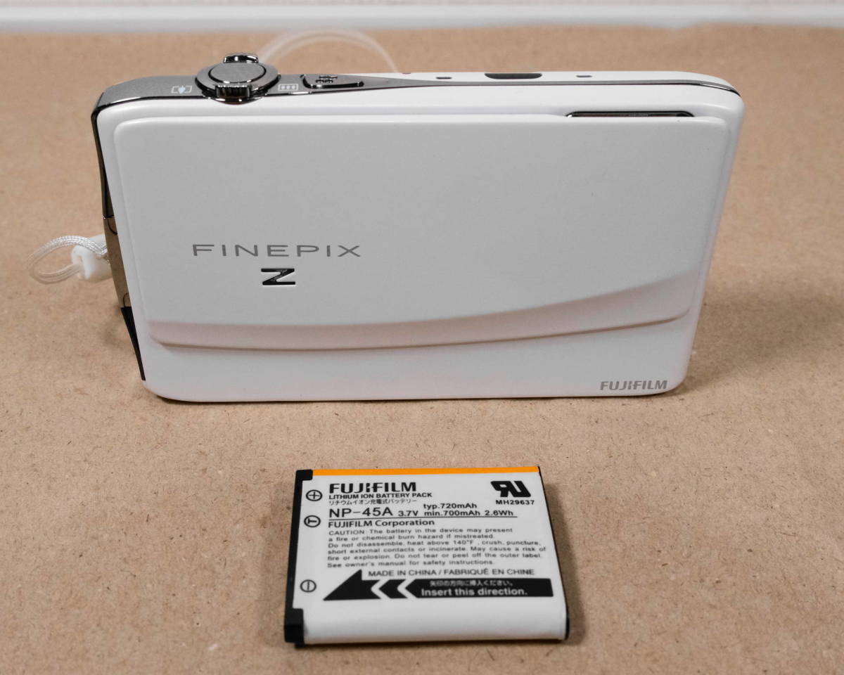カメラ 【動作確認済】FUJIFILM FinePix Z900EXR ホワイト