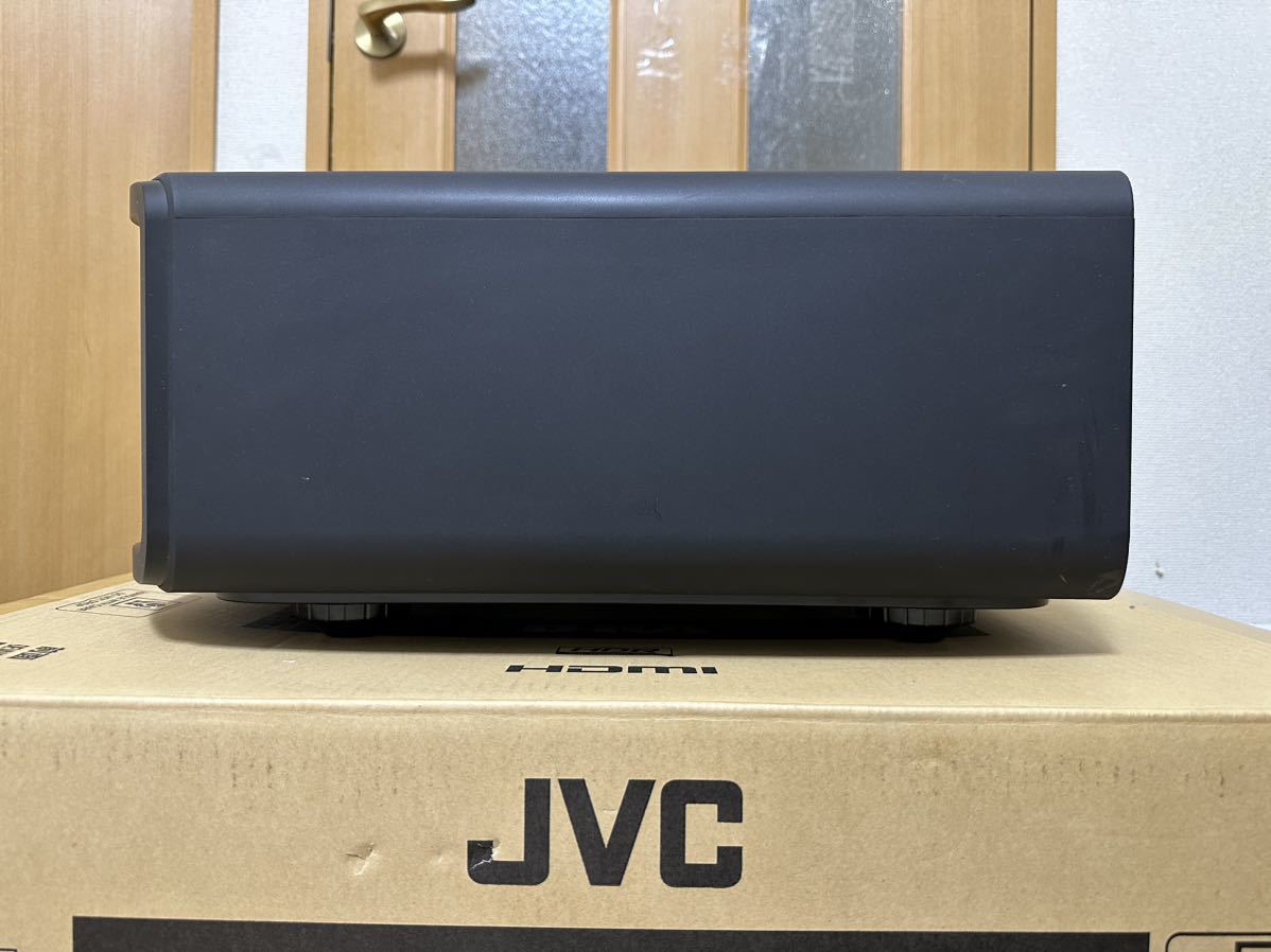 ★メーカーメンテ済★ リアル４K JVCケンウッド ビクター DLA-V7 1，100，000円（税込）