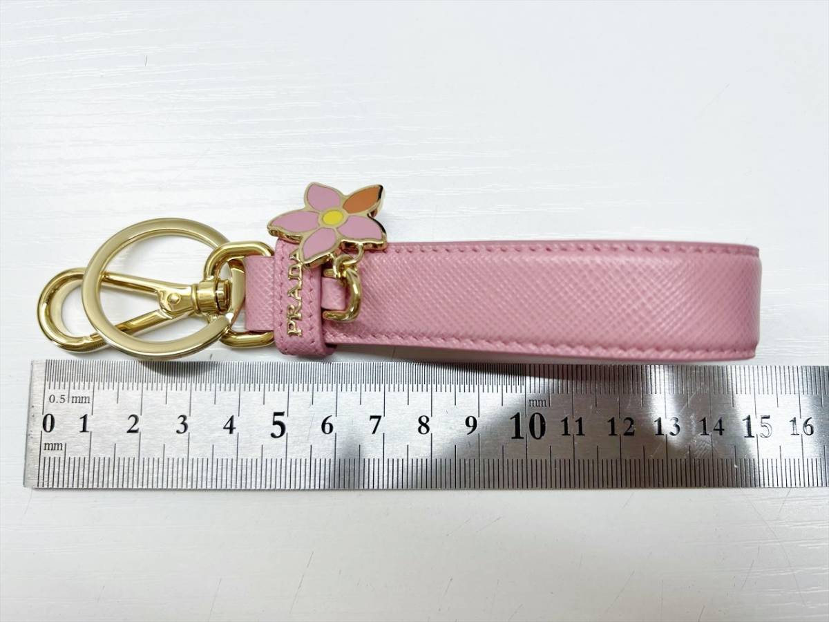 ほぼ未使用 美品 PRADA プラダ サフィアーノ フラワー キーリング